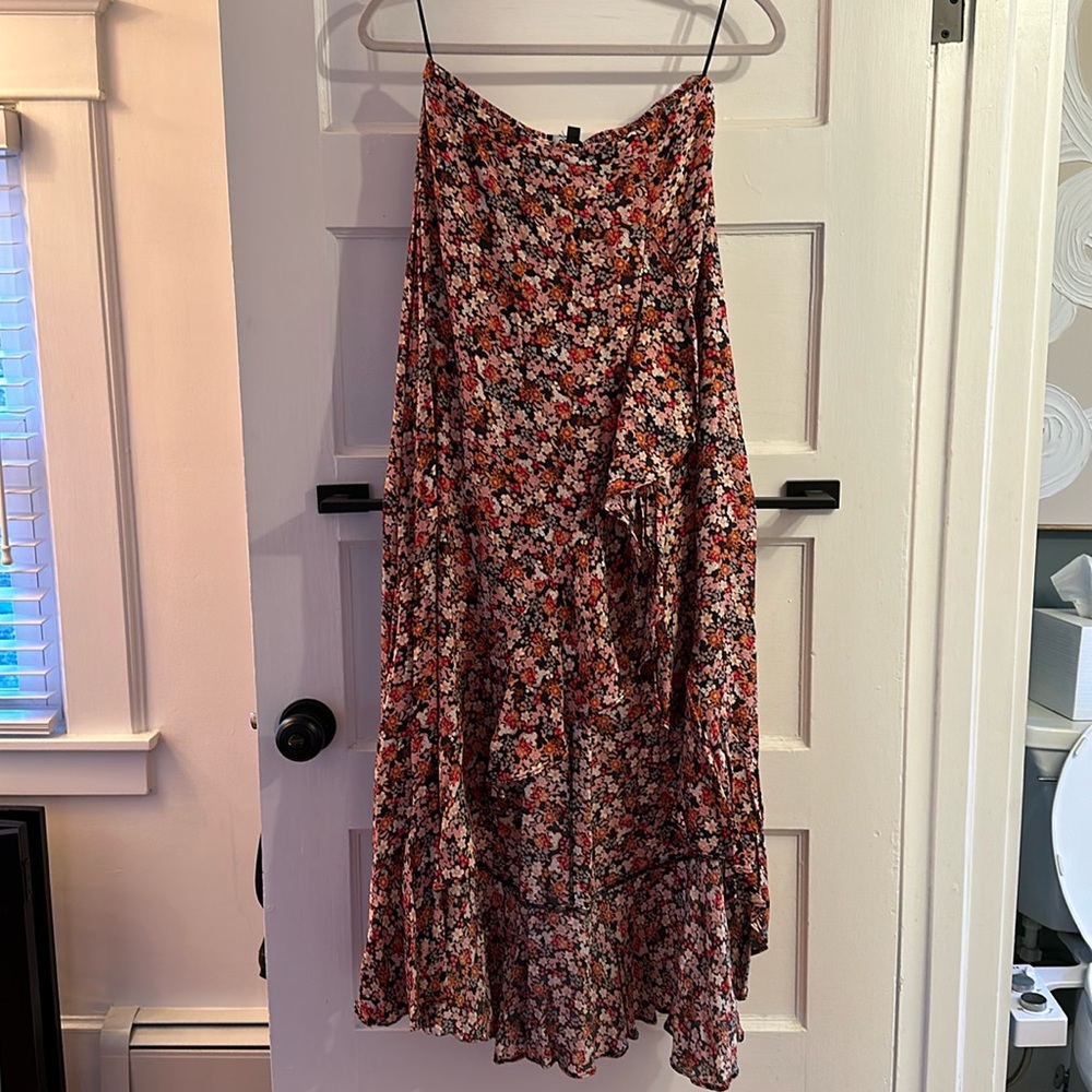 Lulu’s High Low Ruffle Floral Skirt - Picture 2 of 3